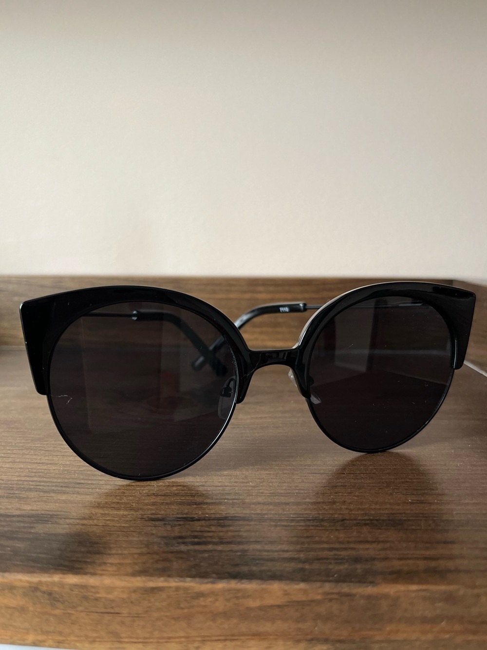 H&M Women’s Cat Eye Framed Sunglasses